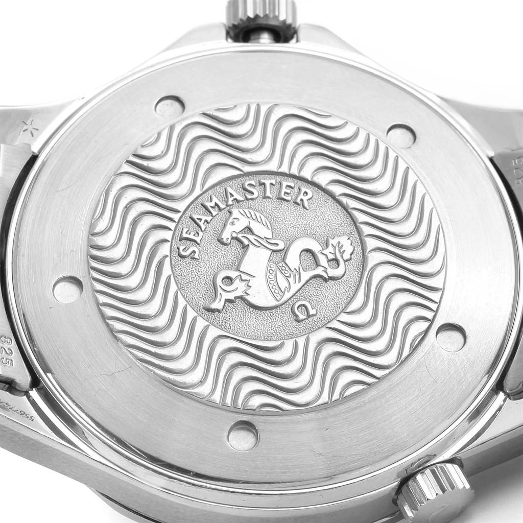 This image shows the case back of the Omega Seamaster 2541.80.00 Men
s Stainless Steel Blue Dial 2541.80.00 Men
s Stainless Steel Blue Dial watch featuring the iconic wave pattern and seahorse logo.