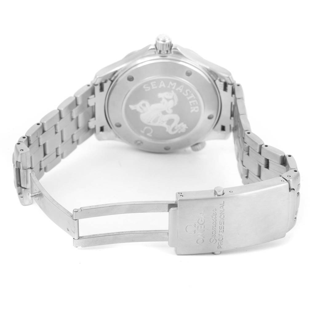 The image displays the back case and clasp of the Omega Seamaster 2221.80.00 Men
s Stainless Steel Blue Dial 2221.80.00 Men
s Stainless Steel Blue Dial watch, showcasing the engraved logo and bracelet details.