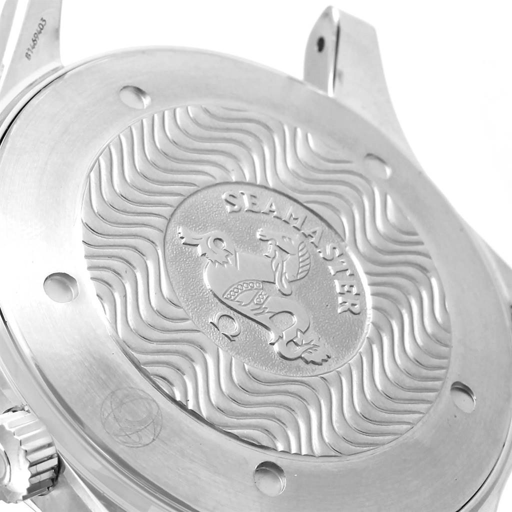 The image shows the case back of an Omega Seamaster 2254.50.00 Men
s Stainless Steel Black Dial 2254.50.00 Men
s Stainless Steel Black Dial watch with its engraved design featuring waves and the Seamaster logo.