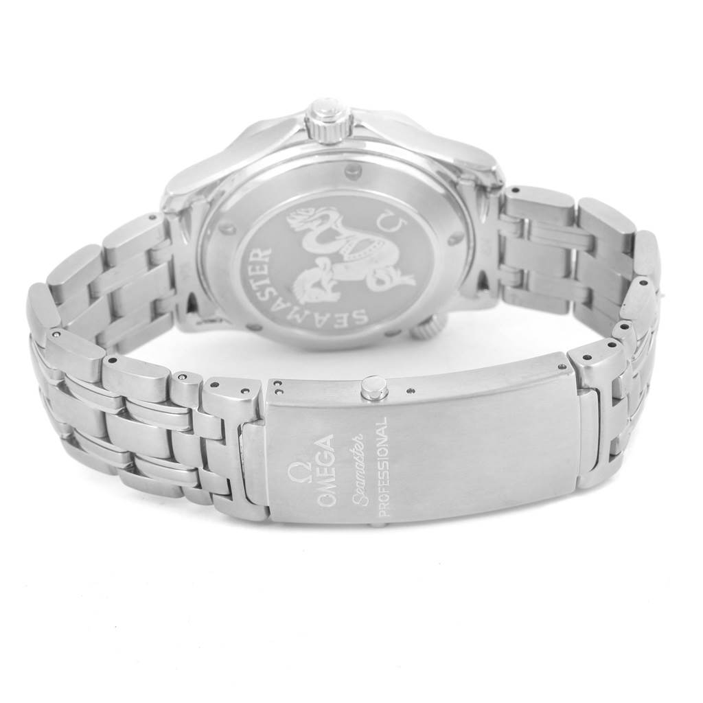 The image shows the back case and stainless steel bracelet of an Omega Seamaster 2222.80.00 Men
s Stainless Steel Blue Dial 2222.80.00 Men
s Stainless Steel Blue Dial watch, including the logo and clasp.