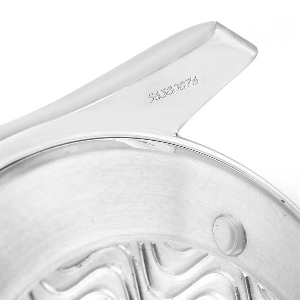 This image shows a close-up of the caseback and lug with serial number engraving on the Omega Seamaster 2541.80.00 Men
s Stainless Steel Blue Dial 2541.80.00 Men
s Stainless Steel Blue Dial watch.