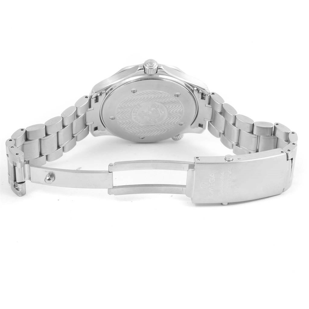 This image shows the back and bracelet of an Omega Seamaster 2265.80.00 Men
s Stainless Steel Blue Dial 2265.80.00 Men
s Stainless Steel Blue Dial watch, including the closed clasp and case back.