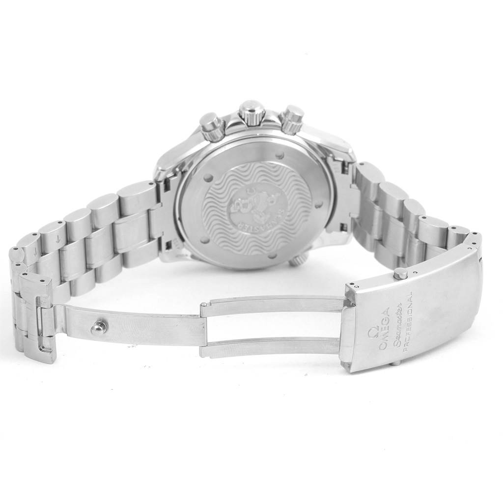 The image shows the back case and stainless steel bracelet with open clasp of an Omega Seamaster 2594.52.00 Men
s Stainless Steel Black Dial 2594.52.00 Men
s Stainless Steel Black Dial watch.