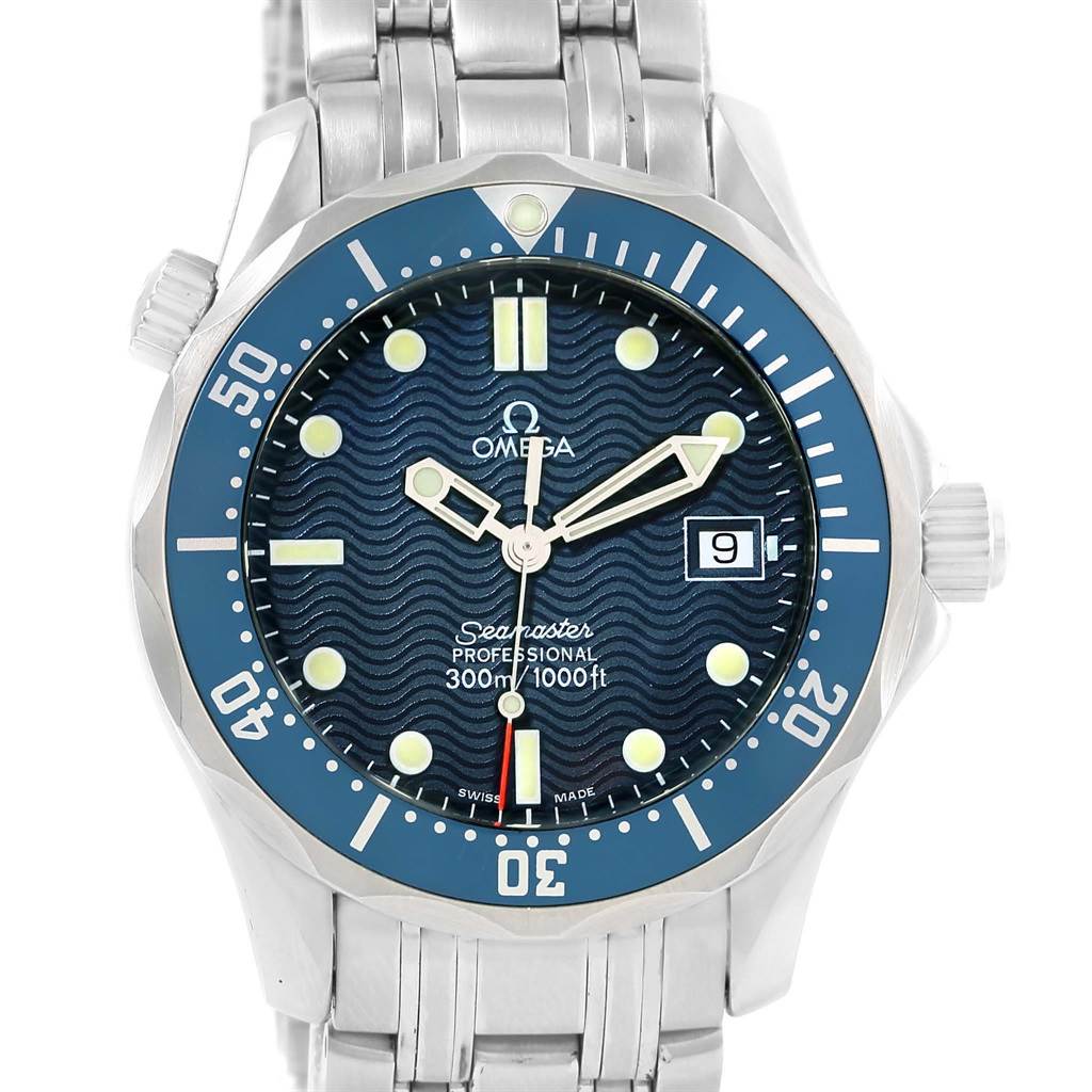 The image shows the front view of the Omega Seamaster 2561.80.00 Men
s Stainless Steel Blue Dial 2561.80.00 Men
s Stainless Steel Blue Dial watch, highlighting the dial, bezel, and part of the bracelet.