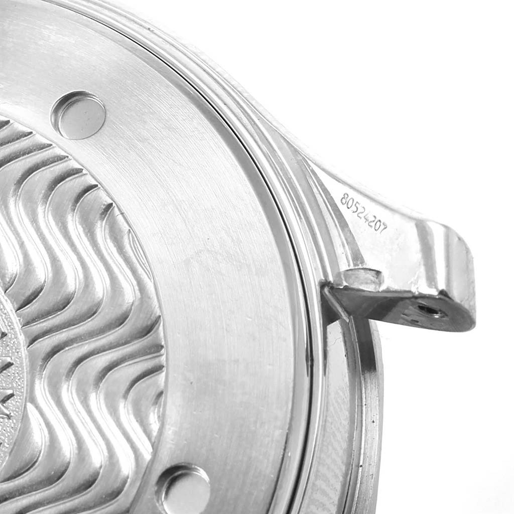 The image shows a close-up angle of the back case and lugs of the Omega Seamaster 2255.80.00 Men
s Stainless Steel Blue Dial 2255.80.00 Men
s Stainless Steel Blue Dial watch.