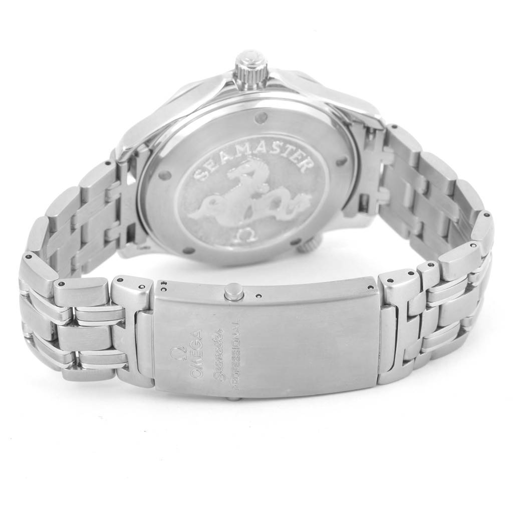 This image shows the back case, crown, and stainless steel bracelet including the clasp of the Omega Seamaster 2222.80.00 Men
s Stainless Steel Blue Dial 2222.80.00 Men
s Stainless Steel Blue Dial watch.