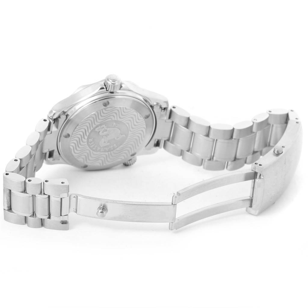 The image shows the back case and bracelet of an Omega Seamaster 2262.50.00 Men
s Stainless Steel Black Dial 2262.50.00 Men
s Stainless Steel Black Dial watch, including the clasp and links.