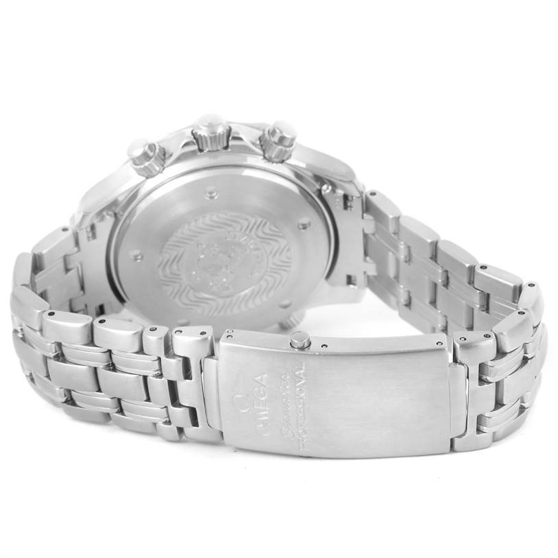 The image shows the back and clasp of the Omega Seamaster 2599.80.00 Men
s Stainless Steel Blue Dial 2599.80.00 Men
s Stainless Steel Blue Dial watch, highlighting the bracelet and case back details.