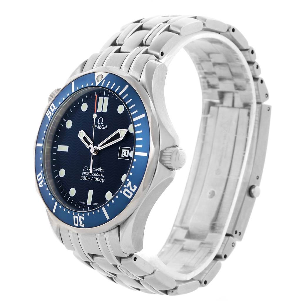 This image shows an Omega Seamaster 2541.80.00 Men
s Stainless Steel Blue Dial 2541.80.00 Men
s Stainless Steel Blue Dial watch at an angle displaying its face, bezel, crown, and bracelet.