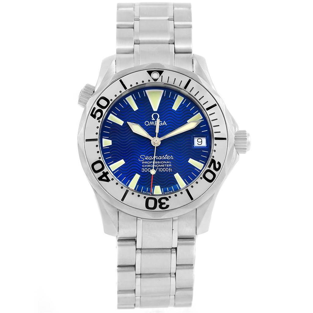 The image displays a frontal view of an Omega Seamaster 2554.80.00 Men
s Stainless Steel Blue Dial 2554.80.00 Men
s Stainless Steel Blue Dial watch, highlighting its blue dial, bezel, and stainless steel bracelet.