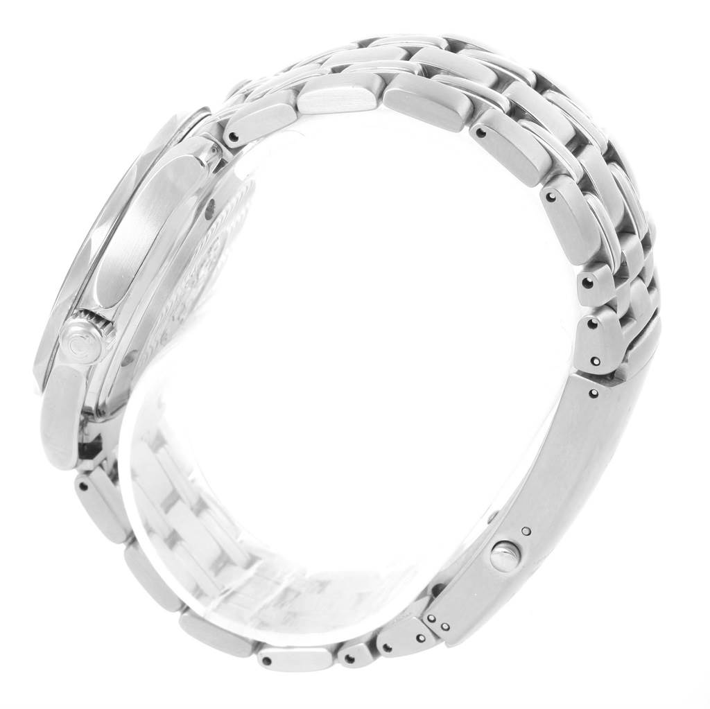 The image shows a side view of the Omega Seamaster 2551.80.00 Men
s Stainless Steel Blue Dial 2551.80.00 Men
s Stainless Steel Blue Dial watch focusing on its metal bracelet and case.