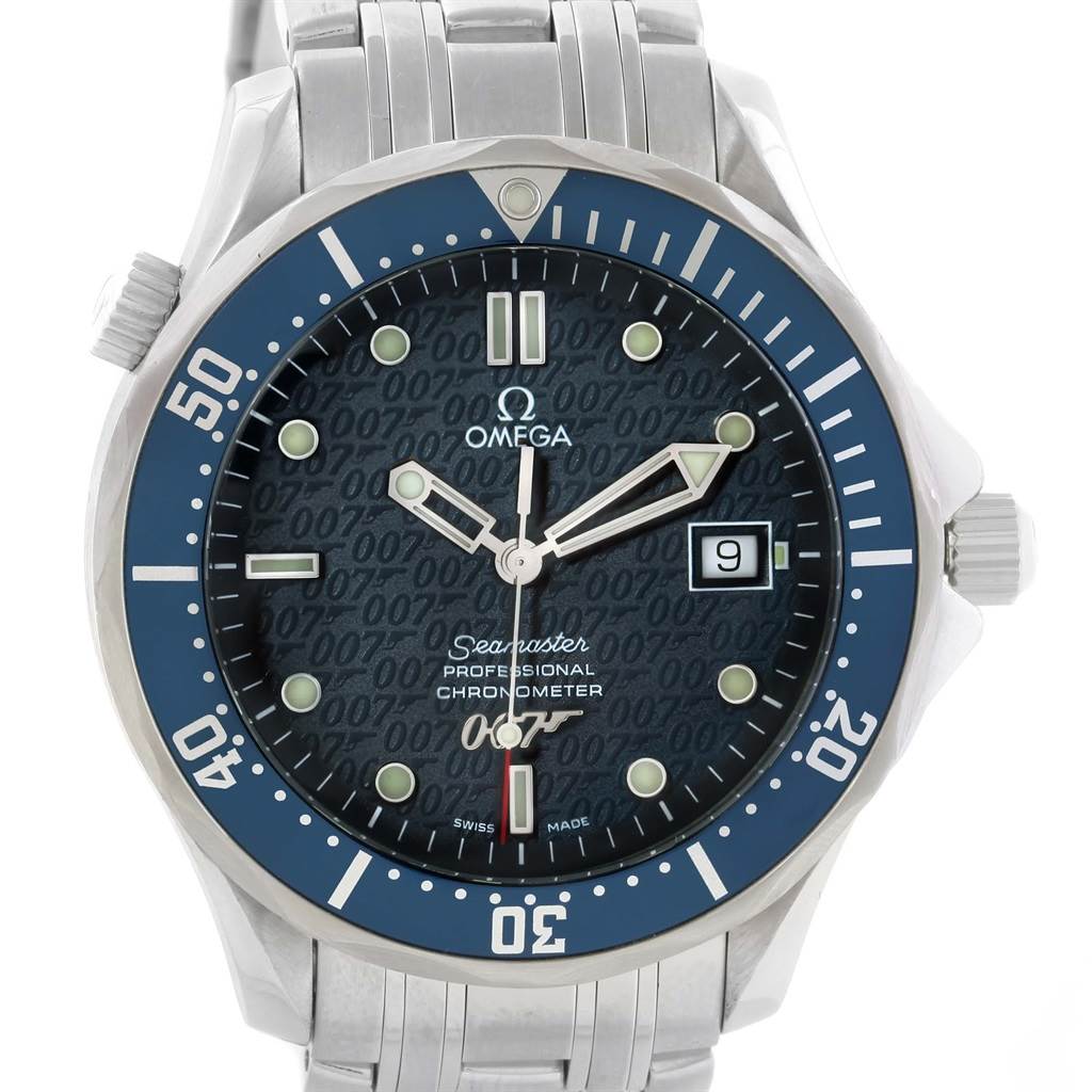 The image shows a frontal view of an Omega Seamaster 2537.80.00 Men's Stainless Steel Blue Dial 2537.80.00 Men's Stainless Steel Blue Dial watch, highlighting the dial, bezel, and part of the bracelet.
