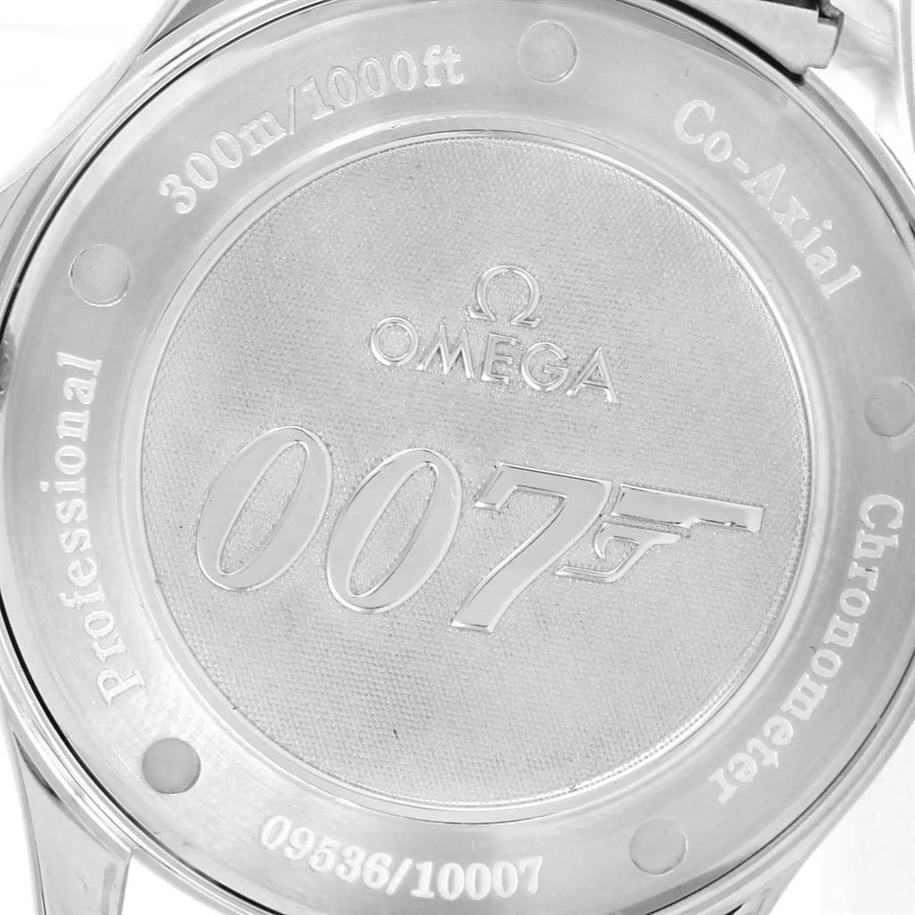 The image shows the case back of an Omega Seamaster 2226.80.00 Men
s Stainless Steel Blue Dial 2226.80.00 Men
s Stainless Steel Blue Dial watch, featuring "007" branding and specifications.