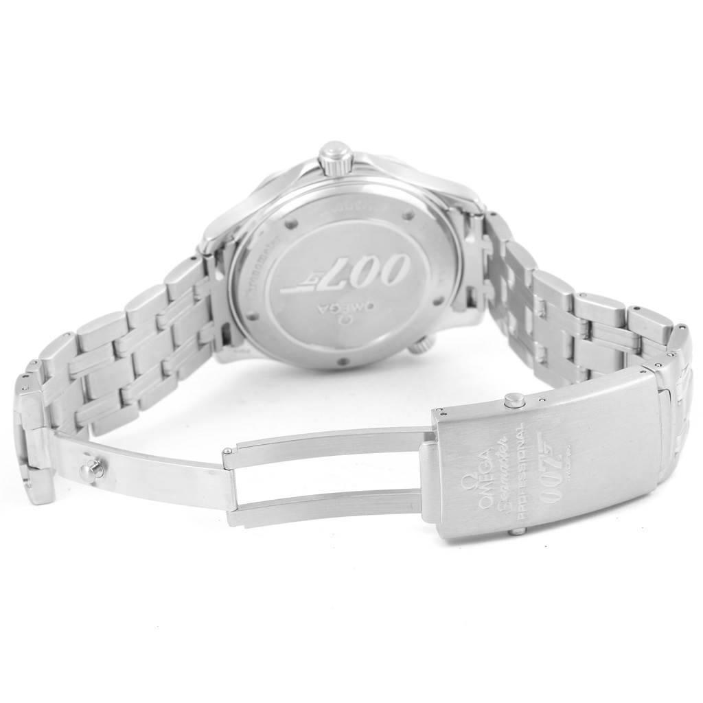 The image shows the back case, bezel, and bracelet clasp of an Omega Seamaster 2226.80.00 Men
s Stainless Steel Blue Dial 2226.80.00 Men
s Stainless Steel Blue Dial watch.