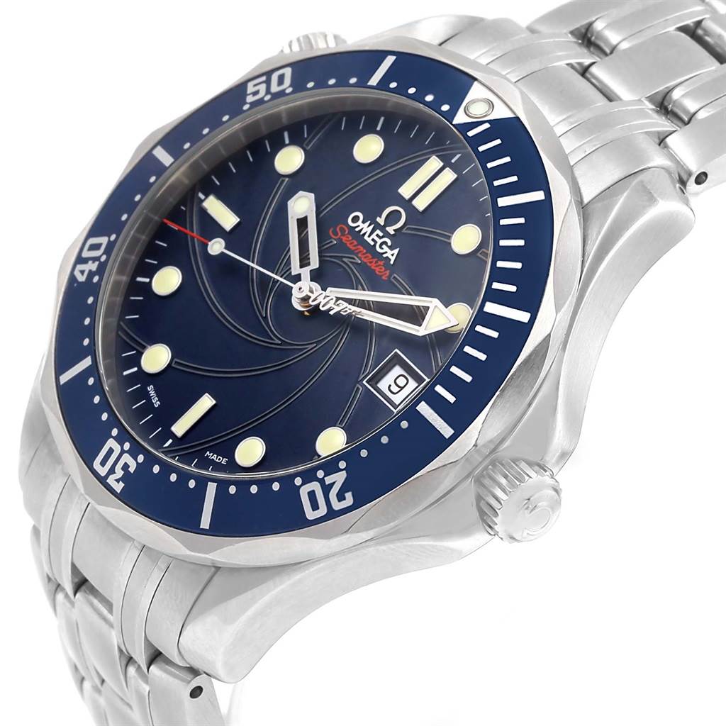 The image shows a close-up angle of the Omega Seamaster 2226.80.00 Men
s Stainless Steel Blue Dial 2226.80.00 Men
s Stainless Steel Blue Dial watch, highlighting the blue dial, bezel, and stainless steel bracelet.