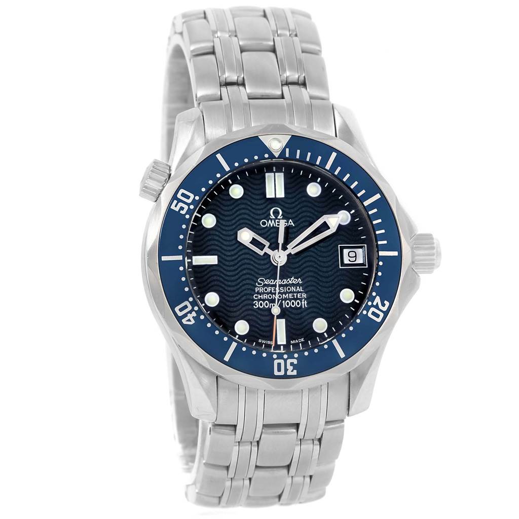 The image shows a frontal view of an Omega Seamaster 2551.80.00 Men
s Stainless Steel Blue Dial 2551.80.00 Men
s Stainless Steel Blue Dial watch, highlighting the dial, bezel, bracelet, and crown.