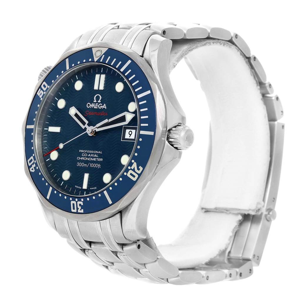 This is an angled side view of an Omega Seamaster 2220.80.00 Men
s Stainless Steel Blue Dial 2220.80.00 Men
s Stainless Steel Blue Dial watch showing the face, bezel, dial, crown, and bracelet.