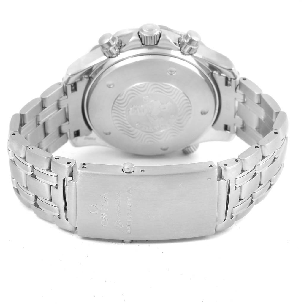 The image shows the back case and metallic bracelet of an Omega Seamaster 2599.80.00 Men
s Stainless Steel Blue Dial 2599.80.00 Men
s Stainless Steel Blue Dial watch.