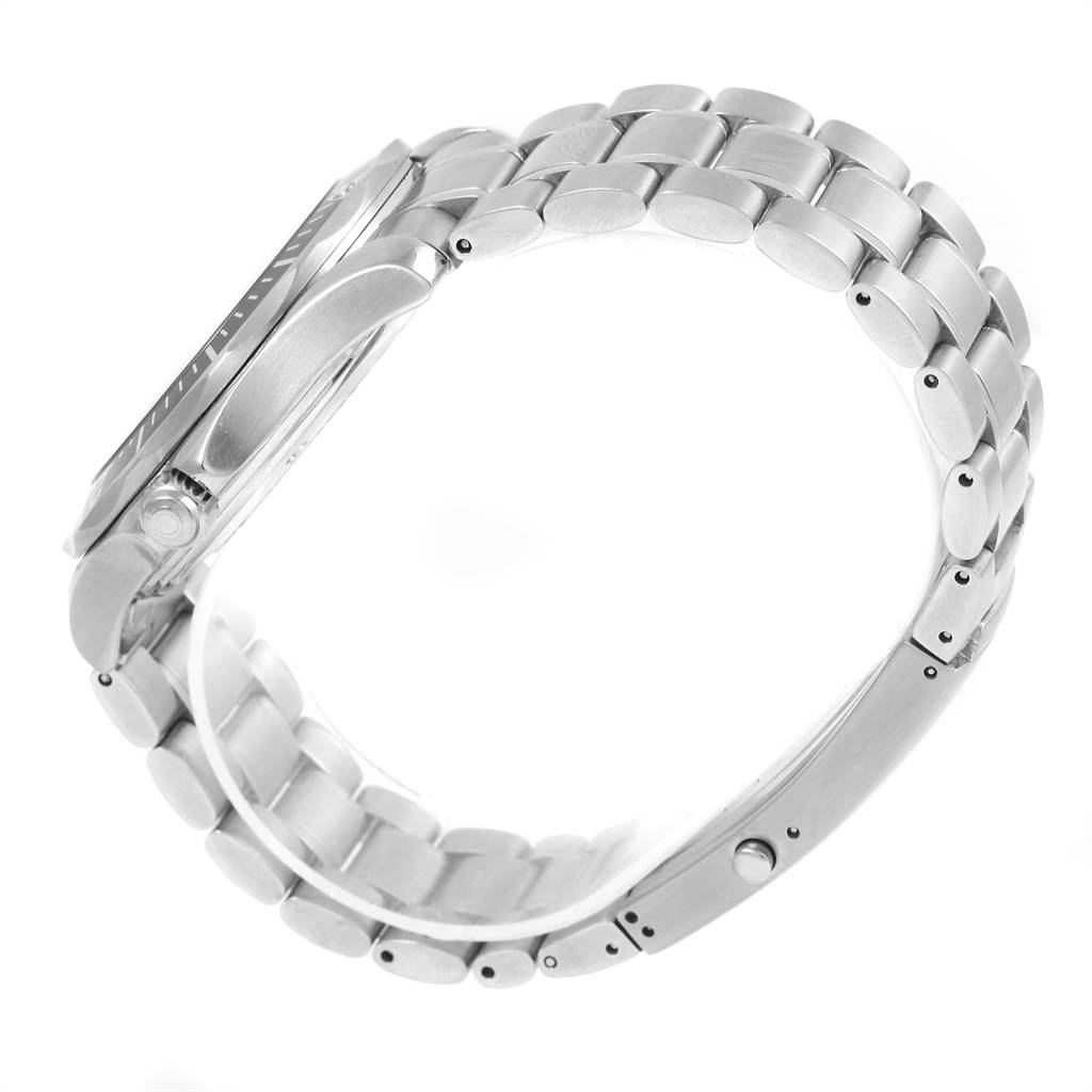 This image shows a side view of the Omega Seamaster 2254.50.00 Men
s Stainless Steel Black Dial 2254.50.00 Men
s Stainless Steel Black Dial watch highlighting its stainless steel link bracelet and bezel.