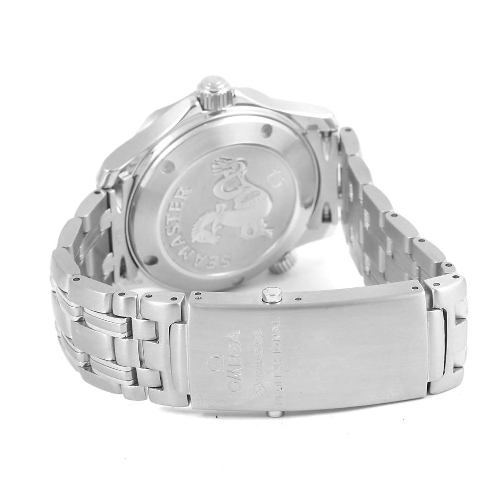 The image shows the back case and the bracelet of the Omega Seamaster 2222.80.00 Men
s Stainless Steel Blue Dial 2222.80.00 Men
s Stainless Steel Blue Dial watch.