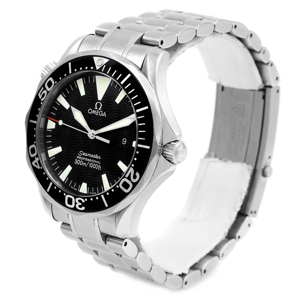 This Omega Seamaster 2264.50.00 Men
s Stainless Steel Black Dial 2264.50.00 Men
s Stainless Steel Black Dial watch is shown at a three-quarter angle, highlighting the face, bezel, crown, and stainless steel bracelet.