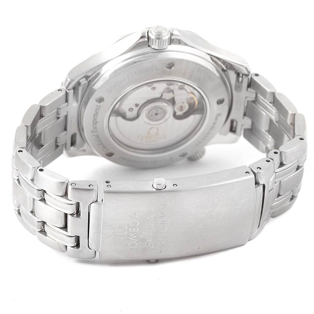 This image shows the back case and the metal bracelet clasp of an Omega Seamaster 2535.80.00 Stainless Steel Blue Dial 2535.80.00 Stainless Steel Blue Dial watch.