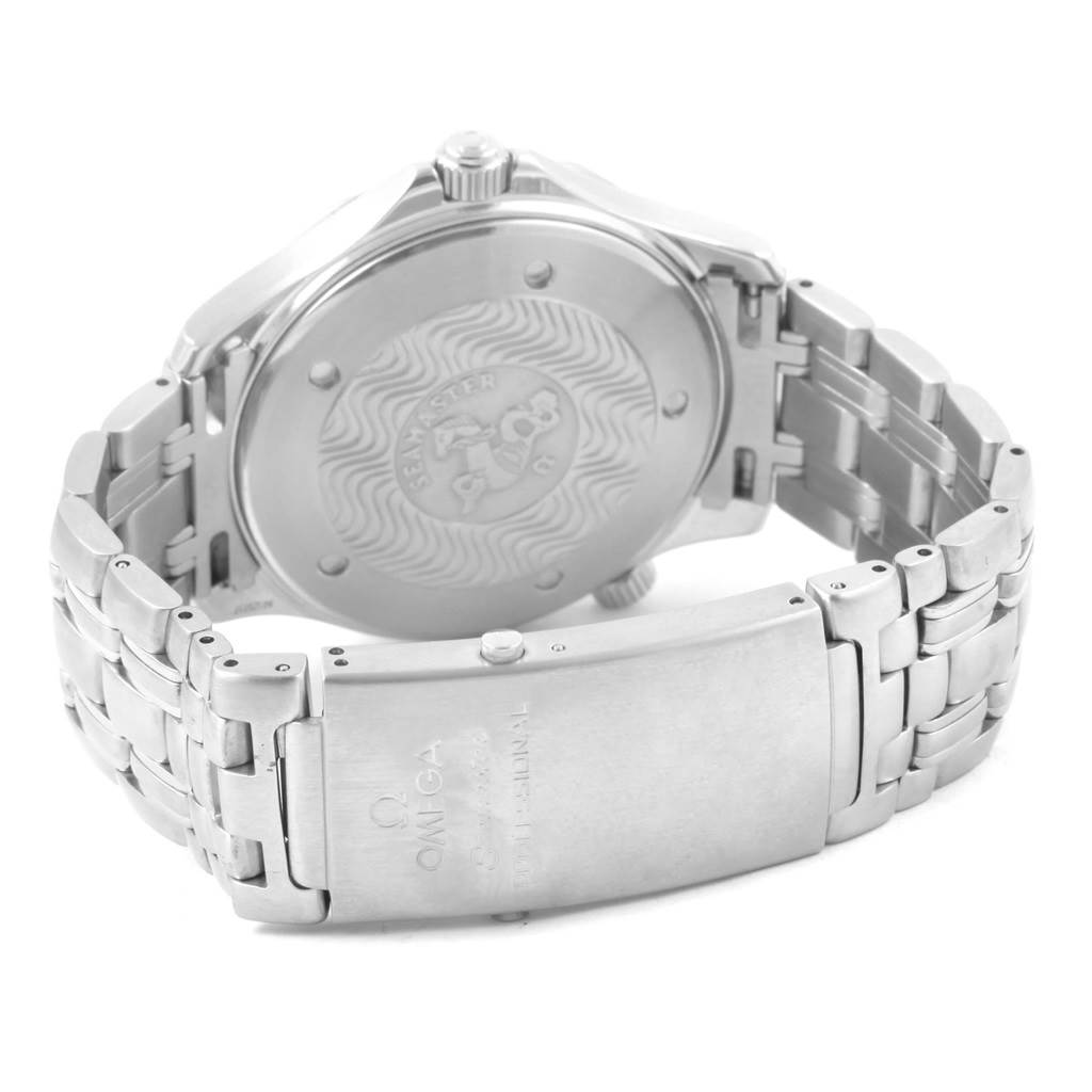 The image shows the back and clasp of an Omega Seamaster 2531.80.00 Men
s Stainless Steel Blue Dial 2531.80.00 Men
s Stainless Steel Blue Dial watch, highlighting the bracelet and case back.