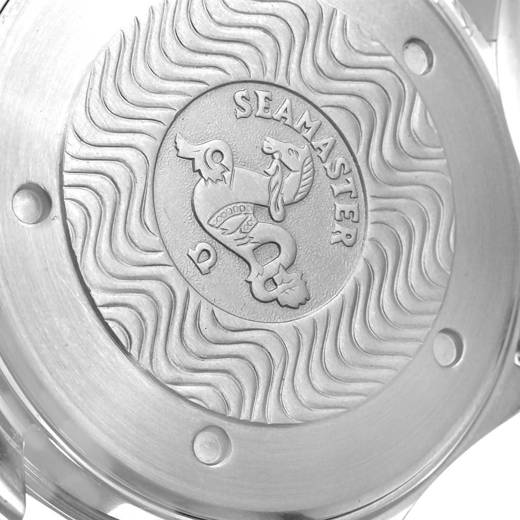 This image shows the engraved case back of an Omega Seamaster 2531.80.00 Men
s Stainless Steel Blue Dial 2531.80.00 Men
s Stainless Steel Blue Dial watch.