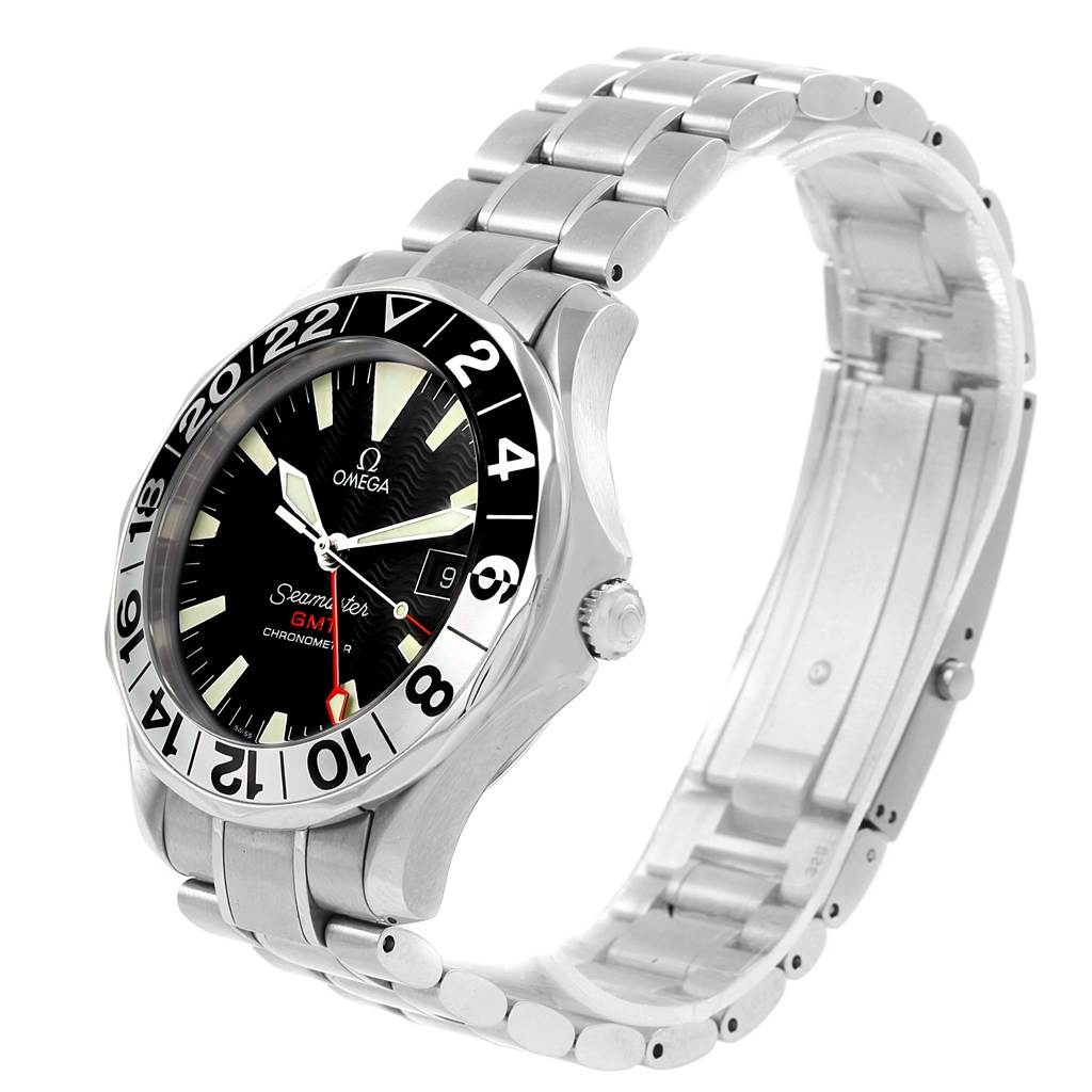 This image shows an angled view of the Omega Seamaster 2536.50.00 Men's Stainless Steel Black Dial 2536.50.00 Men's Stainless Steel Black Dial watch, highlighting its dial, bezel, bracelet, and crown.