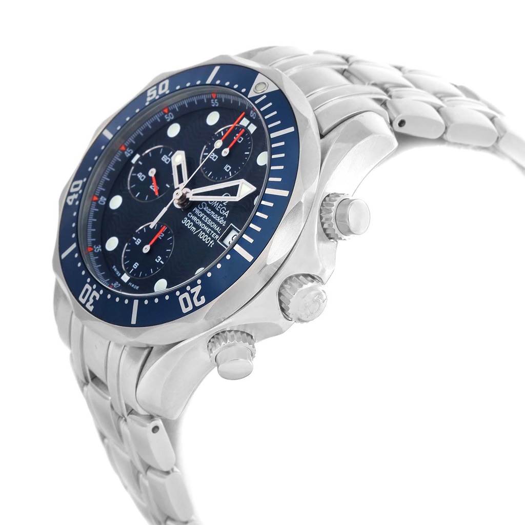 This image shows an angled view of the Omega Seamaster 2599.80.00 Men
s Stainless Steel Blue Dial 2599.80.00 Men
s Stainless Steel Blue Dial watch, highlighting the bezel, bracelet, and side buttons.