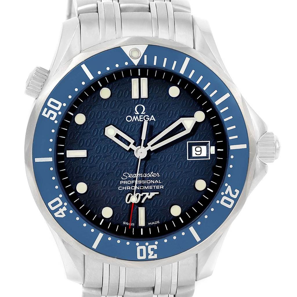 The image shows a front view of an Omega Seamaster 2537.80.00 Men
s Stainless Steel Blue Dial 2537.80.00 Men
s Stainless Steel Blue Dial watch, highlighting the dial, bezel, and metallic bracelet.