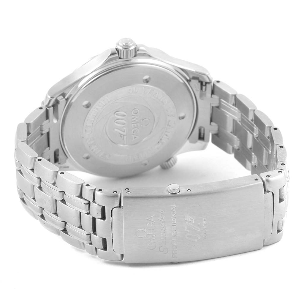 The image shows the back case and clasp of an Omega Seamaster 2537.80.00 Men
s Stainless Steel Blue Dial 2537.80.00 Men
s Stainless Steel Blue Dial watch, highlighting the bracelet and engravings.