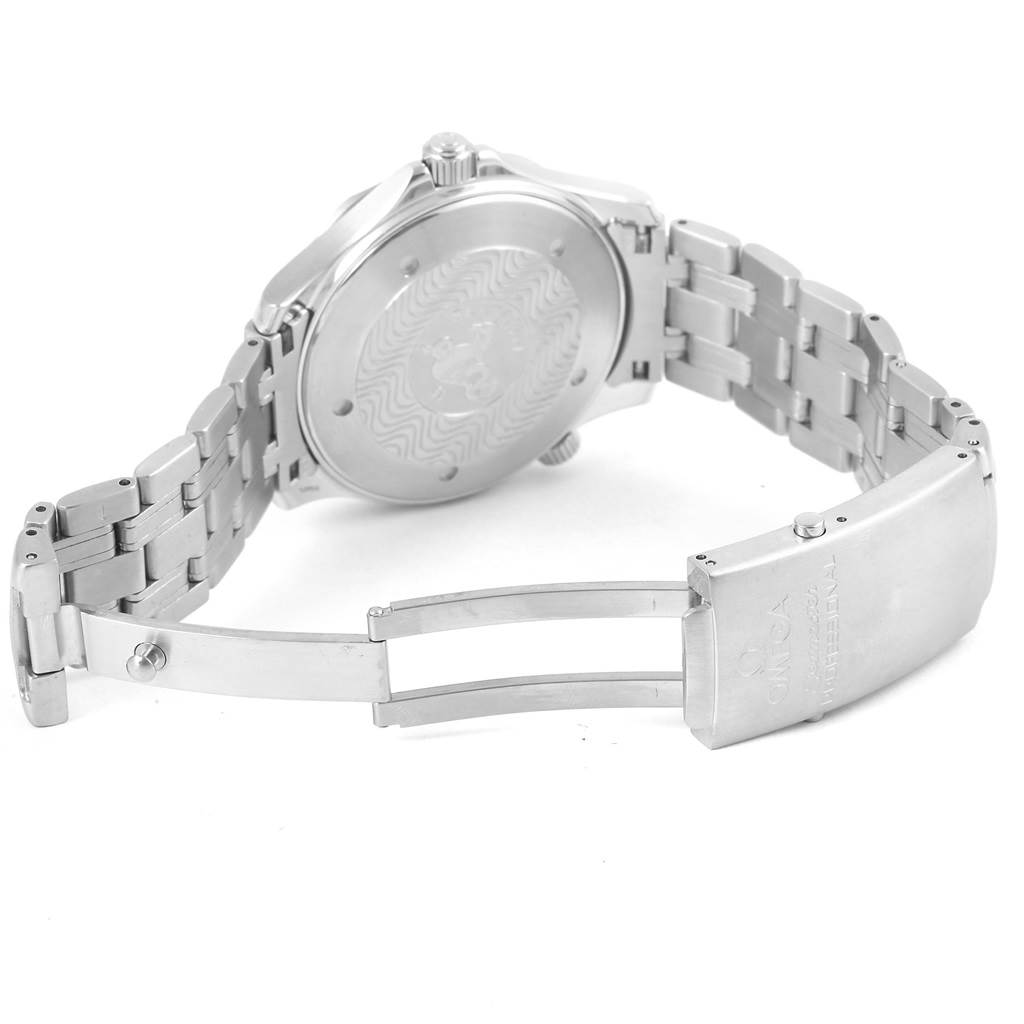 The image shows the back case and open stainless steel bracelet of an Omega Seamaster 2541.80.00 Men
s Stainless Steel Blue Dial 2541.80.00 Men
s Stainless Steel Blue Dial watch.