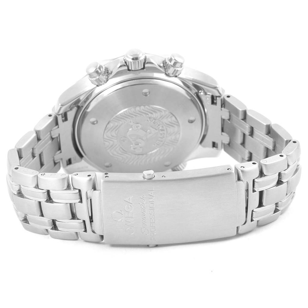 This image shows the back case and clasp of an Omega Seamaster 2598.20.00 Men
s Stainless Steel White Dial 2598.20.00 Men
s Stainless Steel White Dial watch, highlighting the bracelet and engraved details.