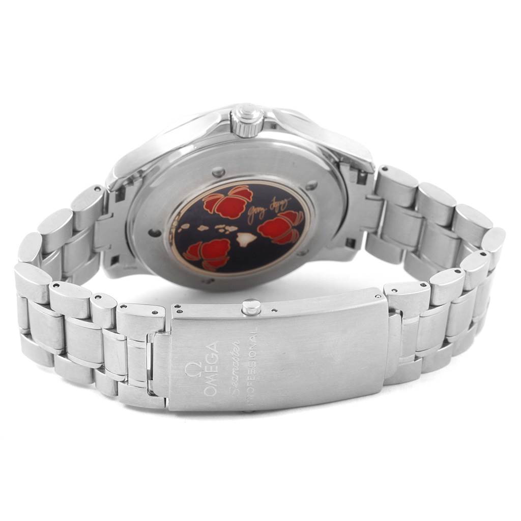 The image shows the back and clasp of an Omega Seamaster 2536.50.00 Men
s Stainless Steel Black Dial 2536.50.00 Men
s Stainless Steel Black Dial watch, highlighting its case back design and metal bracelet.