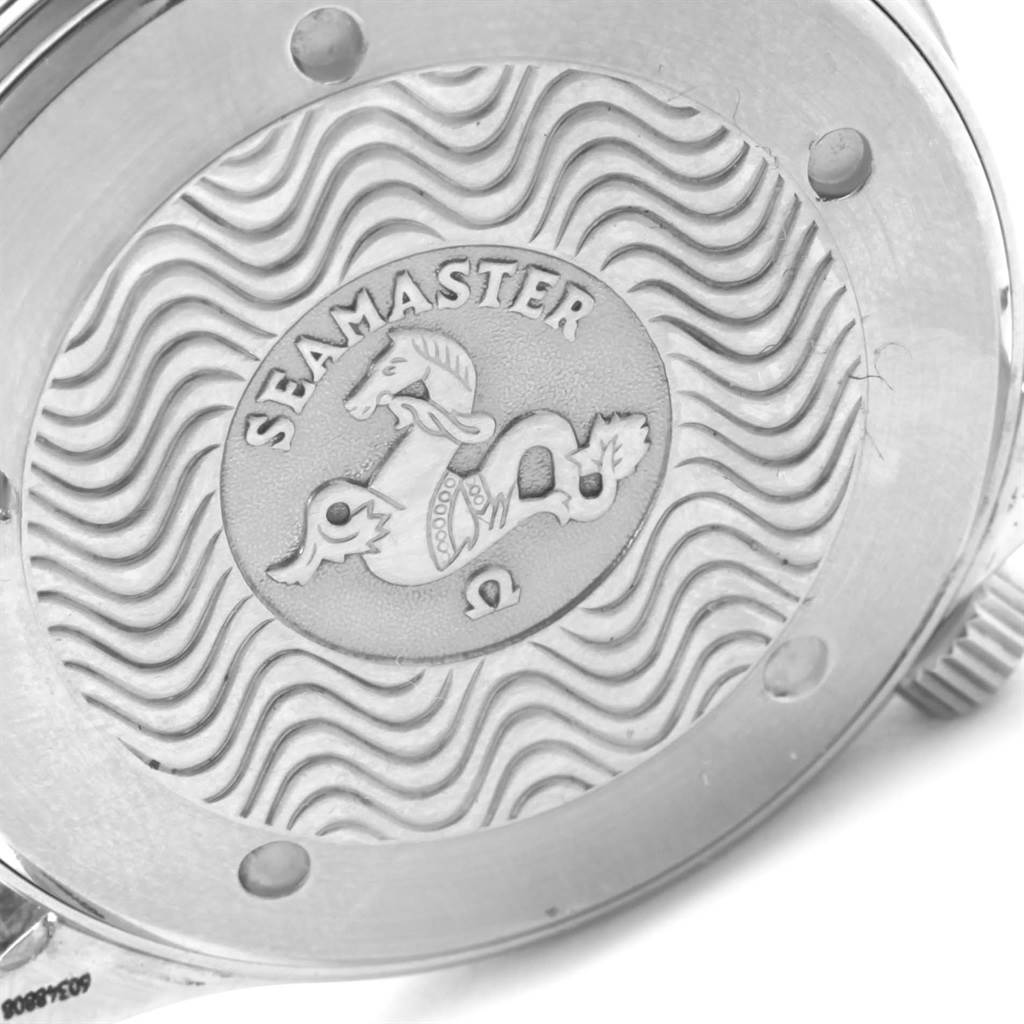 The image shows the back case of an Omega Seamaster 2531.80.00 Men
s Stainless Steel Blue Dial 2531.80.00 Men
s Stainless Steel Blue Dial watch, featuring an engraved seahorse logo and wavy pattern.