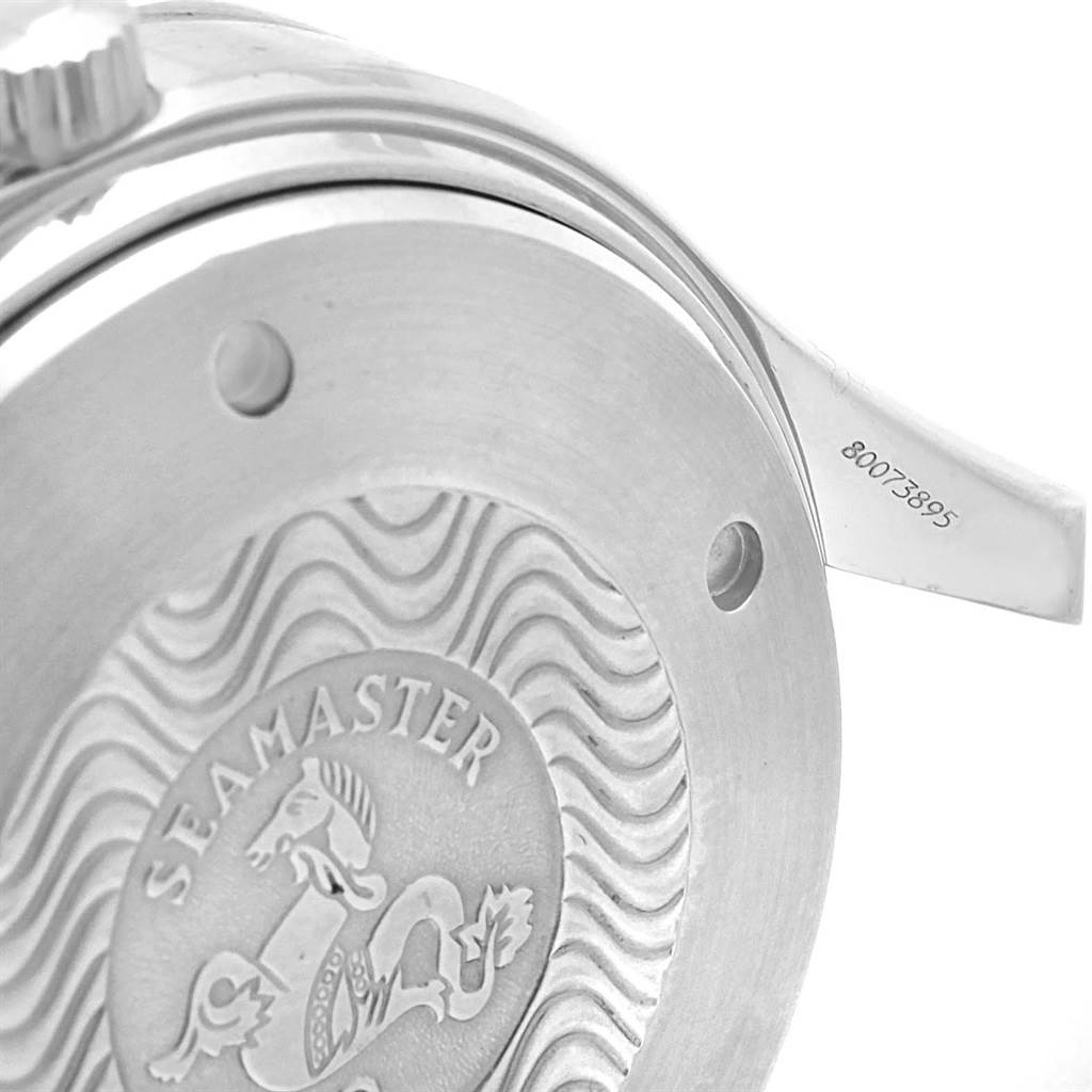 The image shows the back case and serial number of an Omega Seamaster 2599.80.00 Men
s Stainless Steel Blue Dial 2599.80.00 Men
s Stainless Steel Blue Dial watch from a side angle.