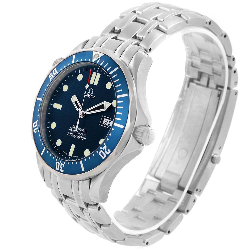 The image shows a side angle of an Omega Seamaster 2541.80.00 Men
s Stainless Steel Blue Dial 2541.80.00 Men
s Stainless Steel Blue Dial watch, highlighting its blue dial, date window, and stainless steel bracelet.