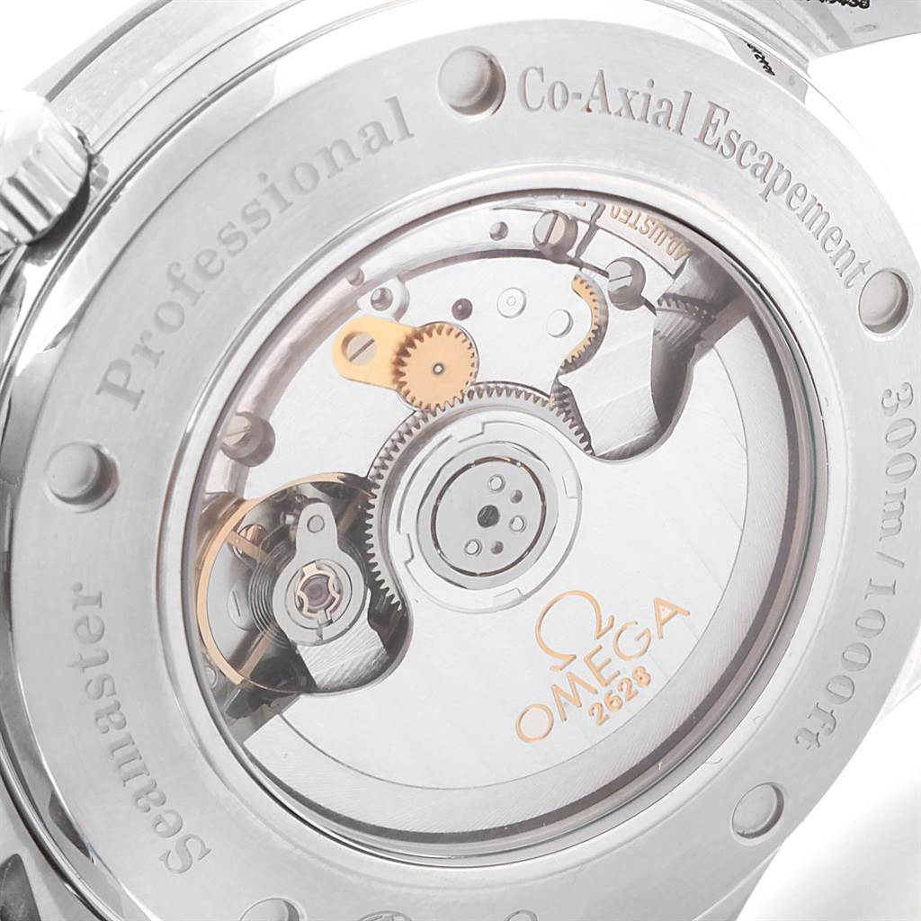 The image shows the back of an Omega Seamaster 2535.80.00 Men
s Stainless Steel Blue Dial 2535.80.00 Men
s Stainless Steel Blue Dial watch, revealing its inner mechanical movement.