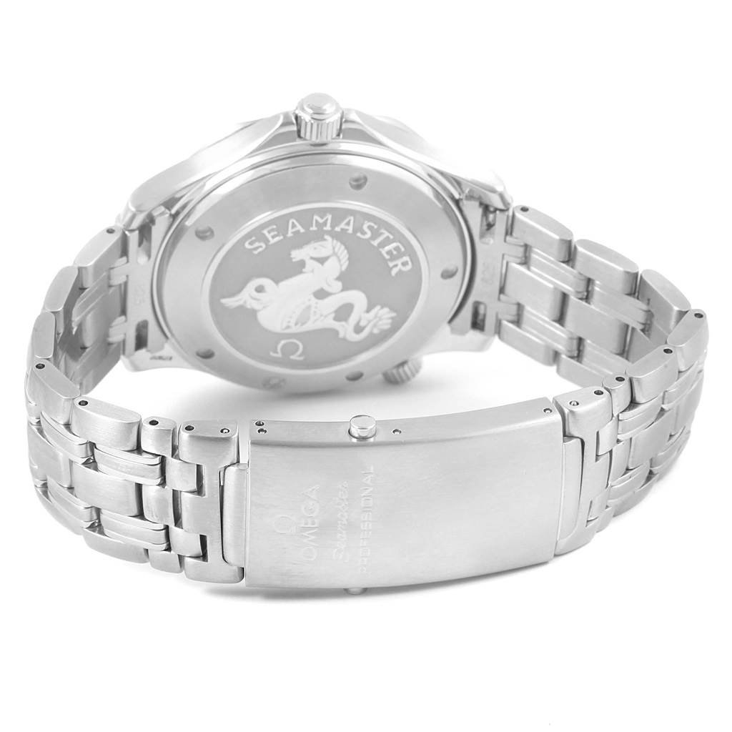 The image shows the back and clasp of an Omega Seamaster 2220.80.00 Men
s Stainless Steel Blue Dial 2220.80.00 Men
s Stainless Steel Blue Dial watch, highlighting the case back and bracelet.