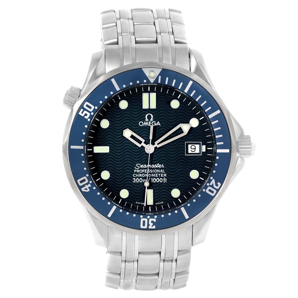 The image shows an Omega Seamaster 2531.80.00 Men
s Stainless Steel Blue Dial 2531.80.00 Men
s Stainless Steel Blue Dial watch from a front angle, displaying its face, bezel, and bracelet.