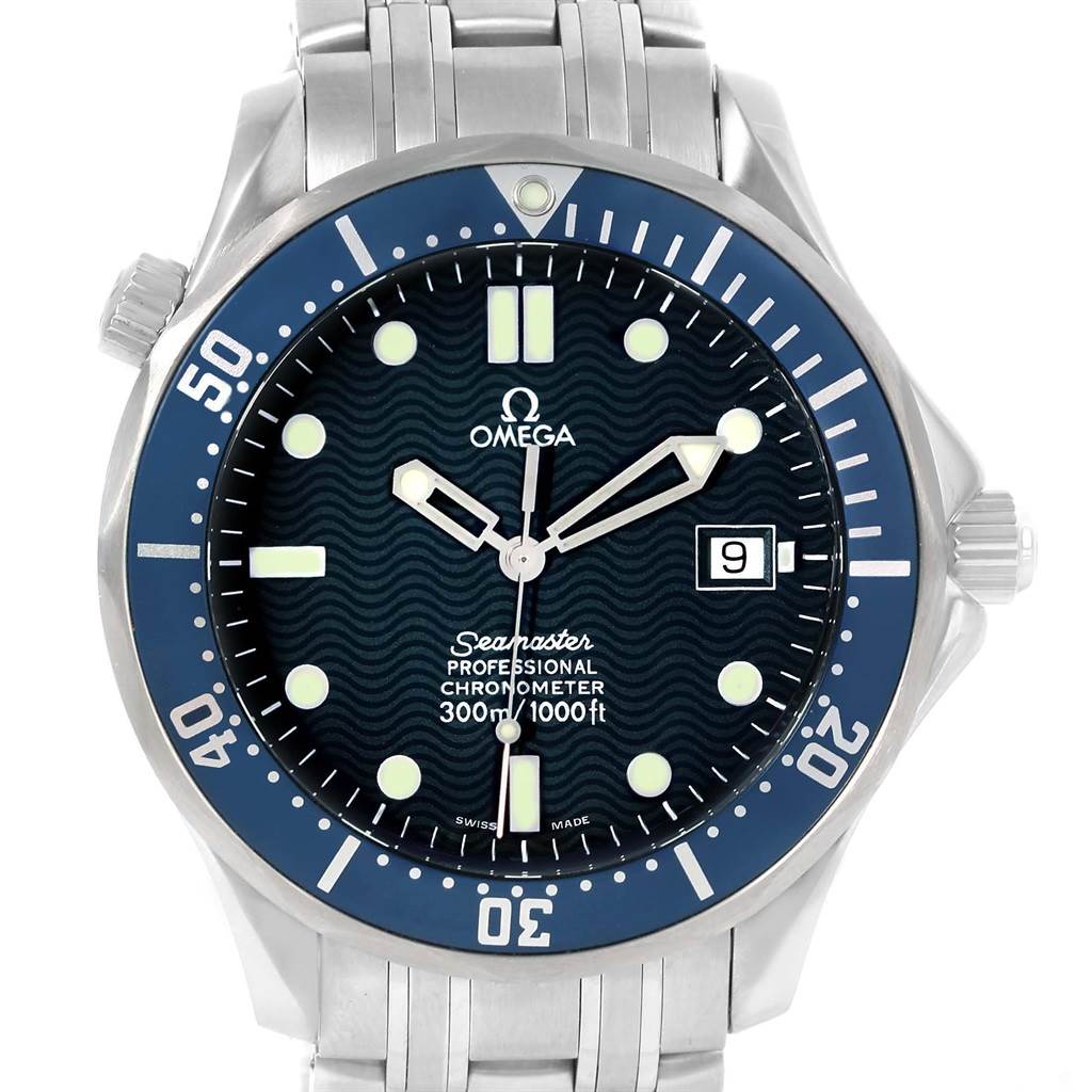 The image shows a front view of the Omega Seamaster 2531.80.00 Men
s Stainless Steel Blue Dial 2531.80.00 Men
s Stainless Steel Blue Dial watch, highlighting the dial, bezel, hands, date window, and part of the bracelet.