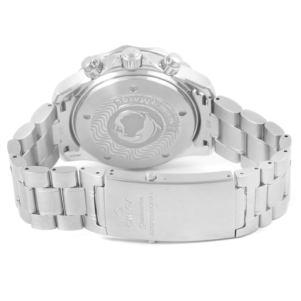 The image shows the back case and clasp of an Omega Seamaster 2595.50.00 Men
s Stainless Steel Black Dial 2595.50.00 Men
s Stainless Steel Black Dial watch, with the bracelet fully visible.