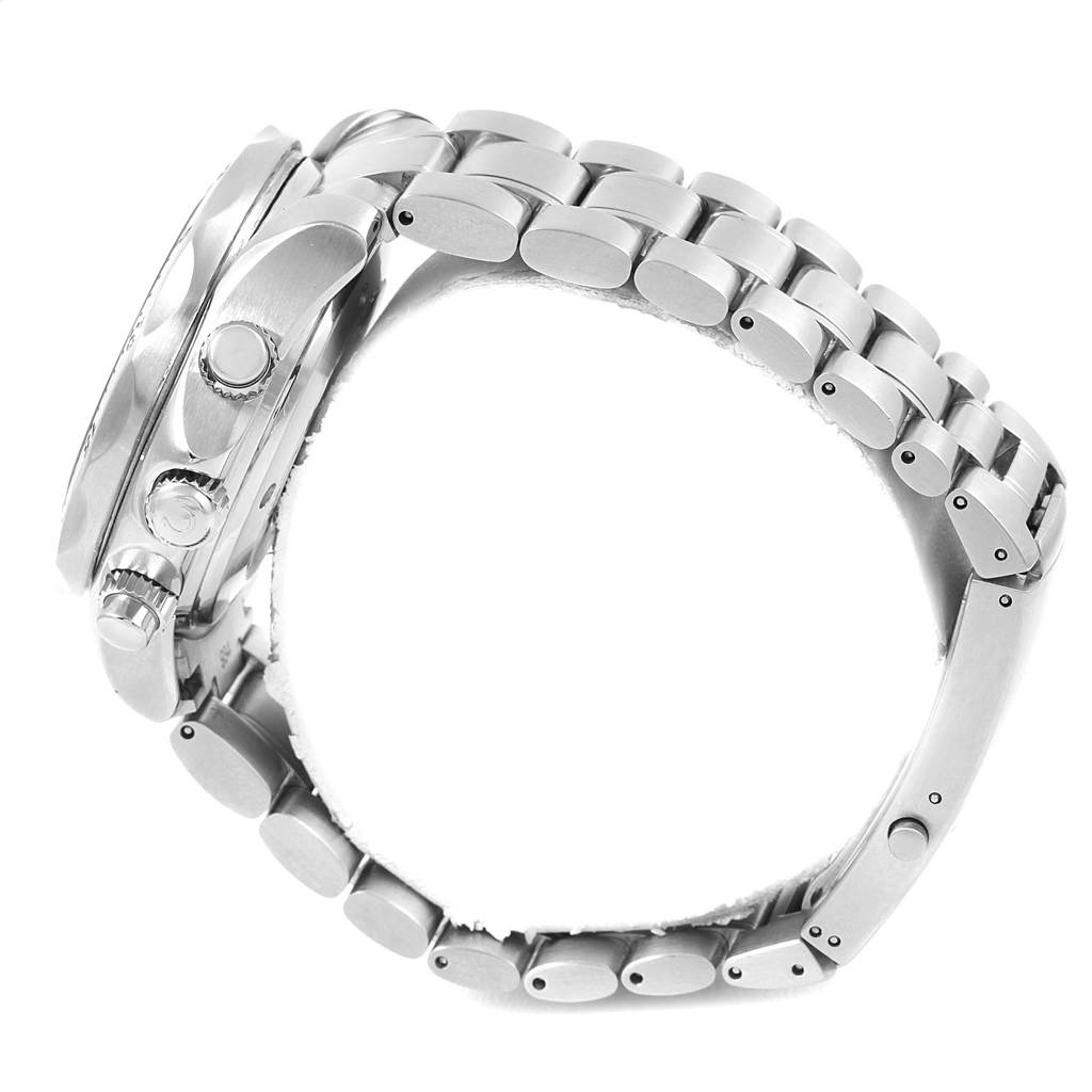 The image shows the side profile and bracelet of the Omega Seamaster 2595.50.00 Men
s Stainless Steel Black Dial 2595.50.00 Men
s Stainless Steel Black Dial watch.