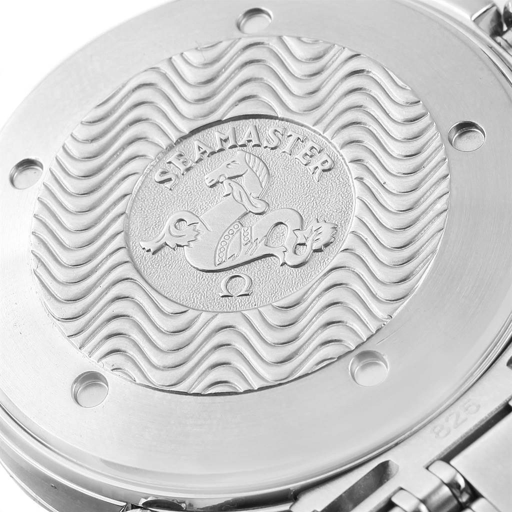 This image shows the case back of an Omega Seamaster 2531.80.00 Men
s Stainless Steel Blue Dial 2531.80.00 Men
s Stainless Steel Blue Dial watch, displaying the engraved logo and wave pattern.