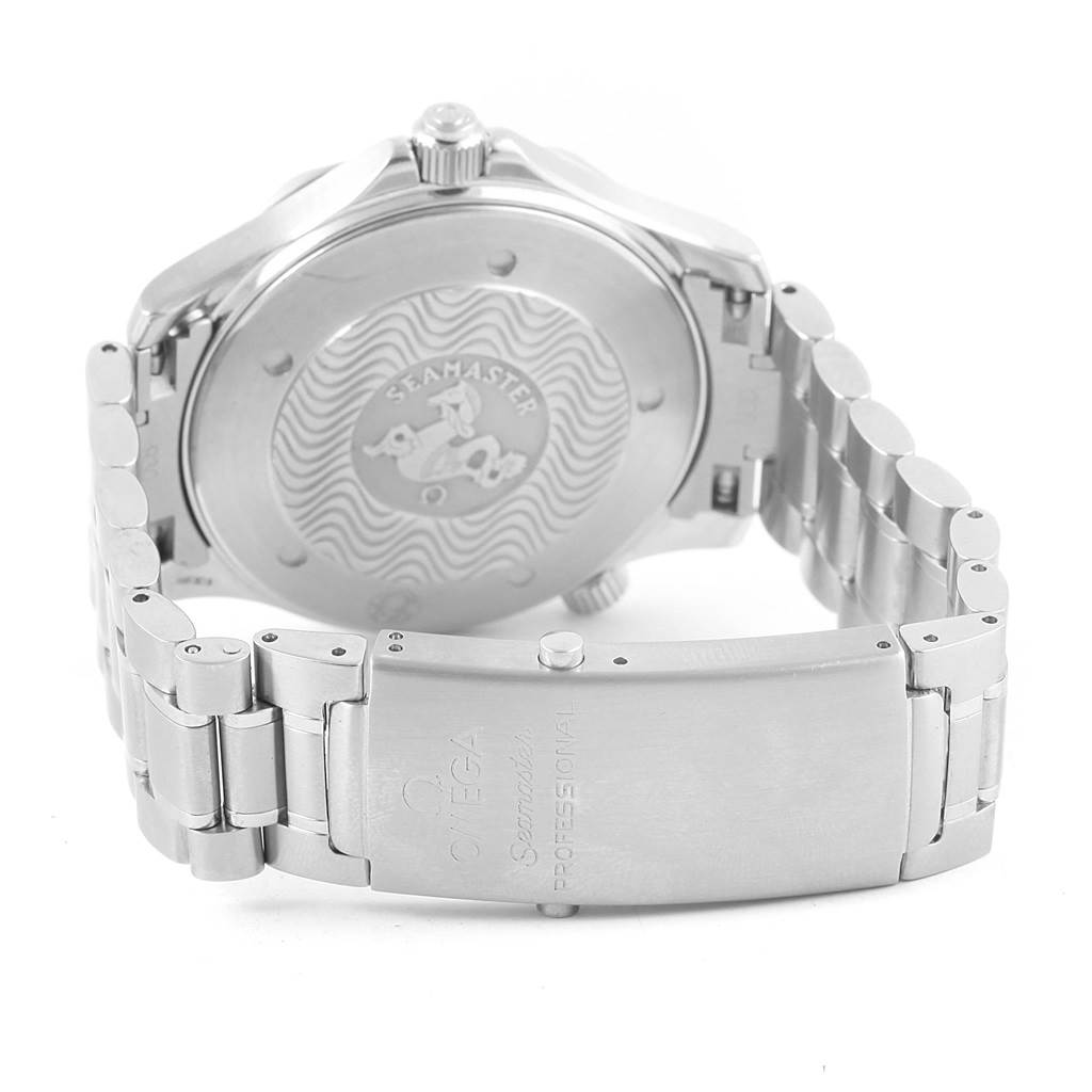 This image shows the back case and metal bracelet of an Omega Seamaster 2255.80.00 Men
s Stainless Steel Blue Dial 2255.80.00 Men
s Stainless Steel Blue Dial watch.