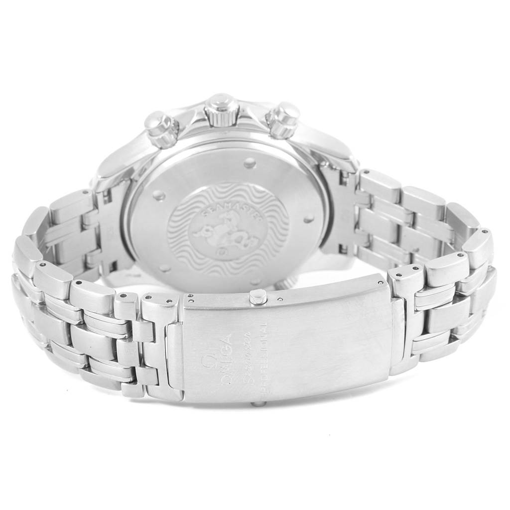 The image shows the back and bracelet of an Omega Seamaster 2599.80.00 Men
s Stainless Steel Blue Dial 2599.80.00 Men
s Stainless Steel Blue Dial watch, highlighting the clasp and case back.