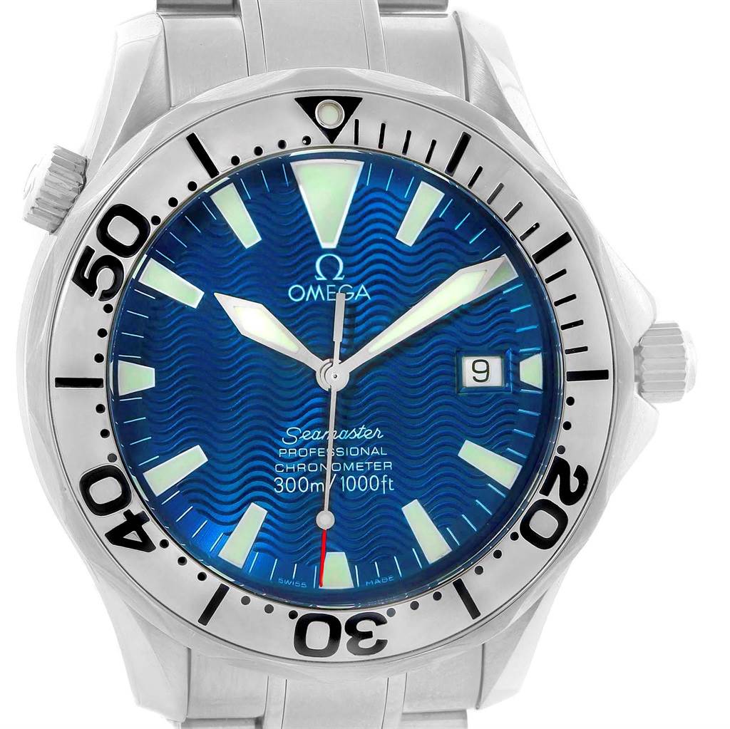 This image shows the face of an Omega Seamaster 2255.80.00 Men
s Stainless Steel Blue Dial 2255.80.00 Men
s Stainless Steel Blue Dial watch with a blue dial and stainless steel bezel, crown, and bracelet.