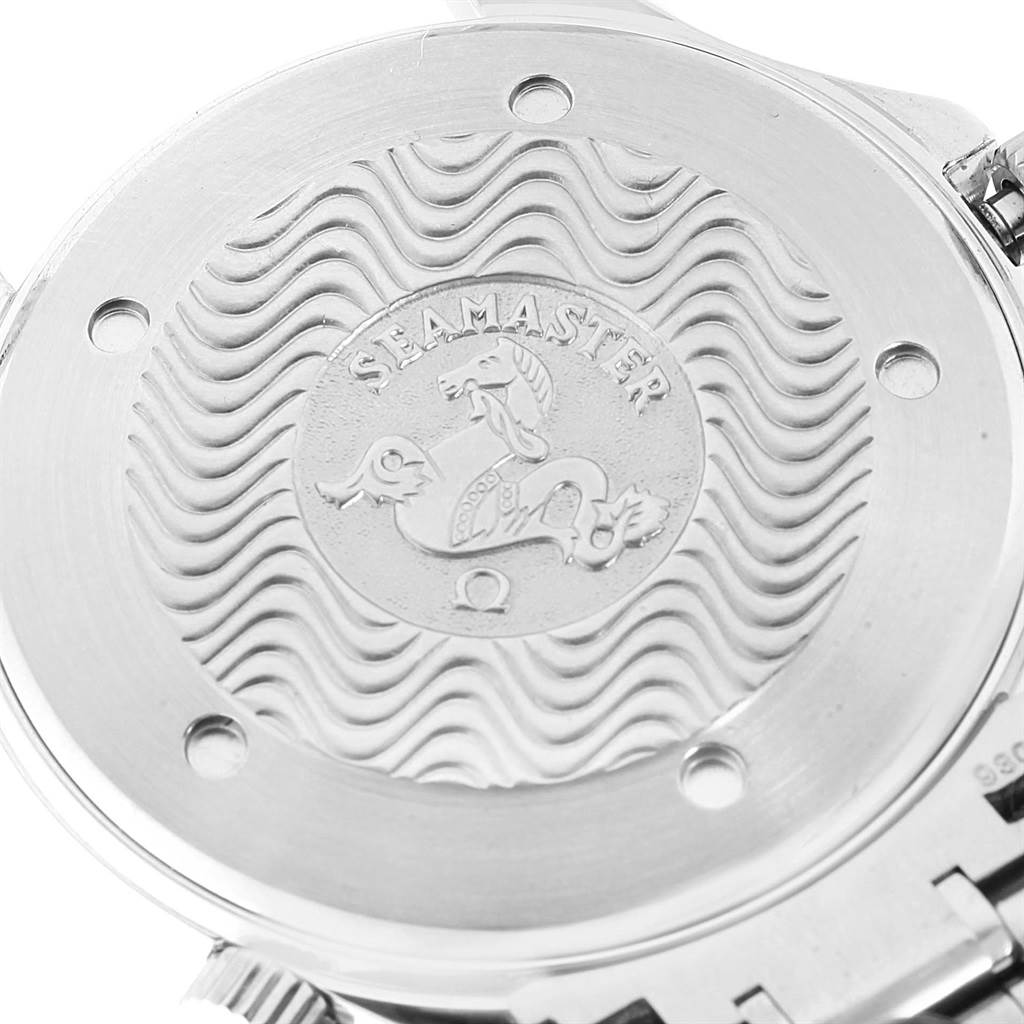 The image shows the engraved case back of an Omega Seamaster 2255.80.00 Men
s Stainless Steel Blue Dial 2255.80.00 Men
s Stainless Steel Blue Dial watch, featuring the signature wave pattern and seahorse logo.