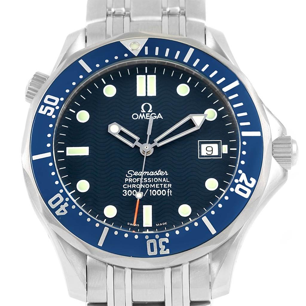 The image shows a front view of an Omega Seamaster 2531.80.00 Men
s Stainless Steel Blue Dial 2531.80.00 Men
s Stainless Steel Blue Dial watch featuring a blue dial, date display, and luminous markers.